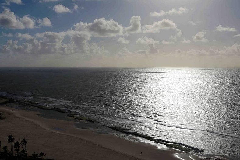 Flat Beira Mar Andar Alto com Incrível Vista do Mar