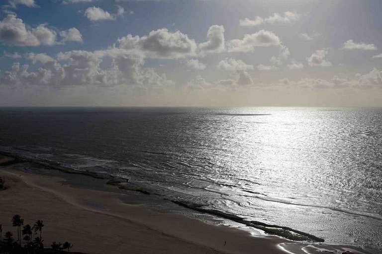 Flat Beira Mar Andar Alto com Incrível Vista do Mar